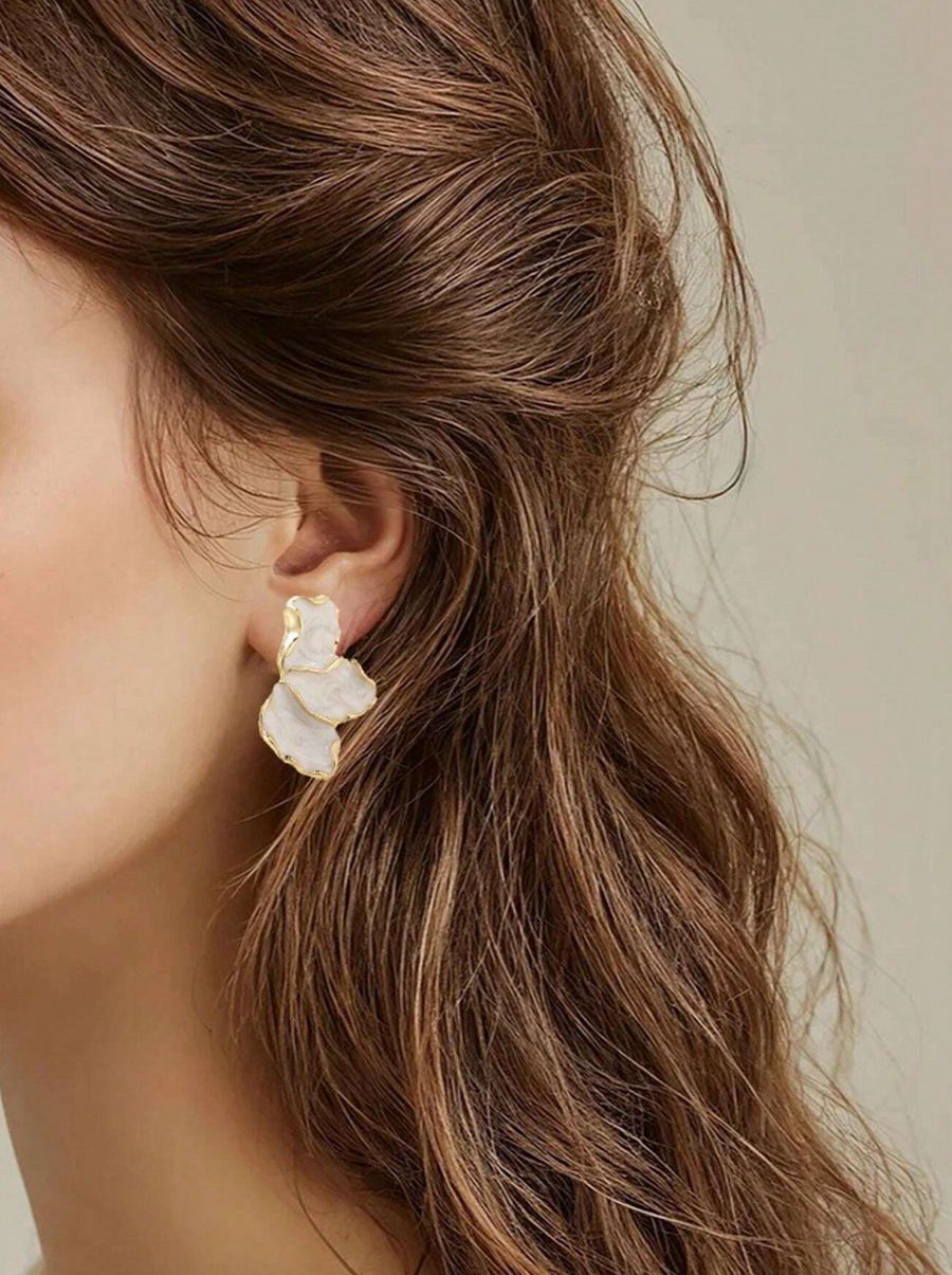 Dahlia Vintage Earrings