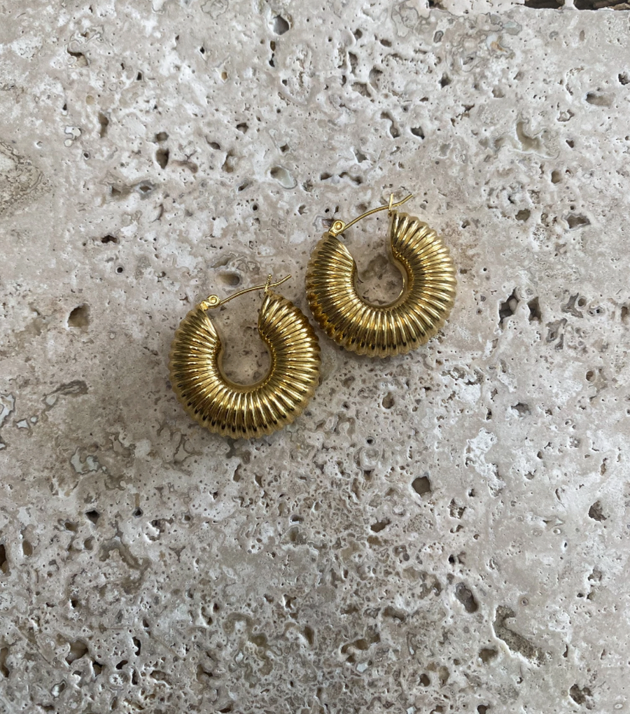 Seashore 18k Hoop Earrings