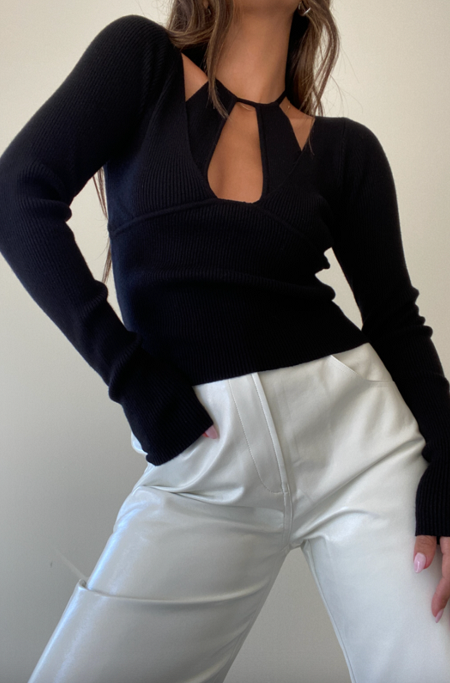 HALTER CUT OUT DETAIL KNIT TOP