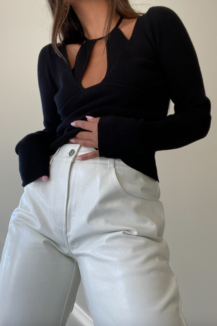 HALTER CUT OUT DETAIL KNIT TOP