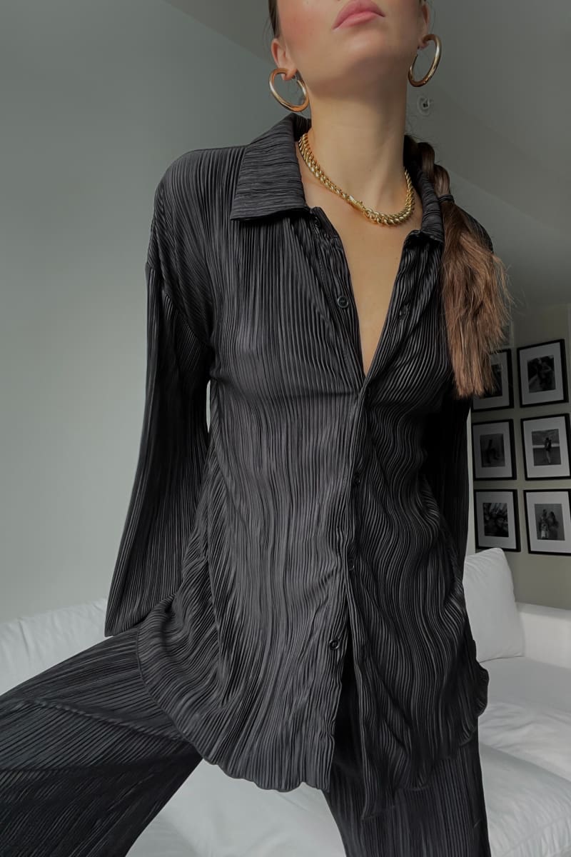 Kumiko Plisse Blouse And Pant Set Black